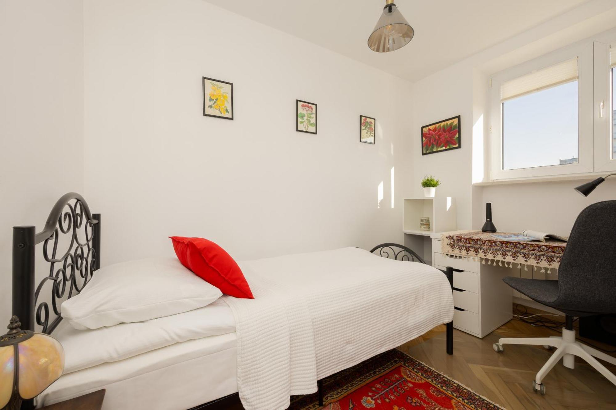 Autumn With Balcony And Two Bedrooms By Renters Butas *